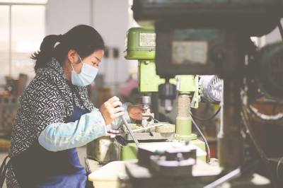 武強(qiáng)縣產(chǎn)業(yè)扶貧新路徑 樂(lè)器與配件銷售助力脫貧戶穩(wěn)定增收